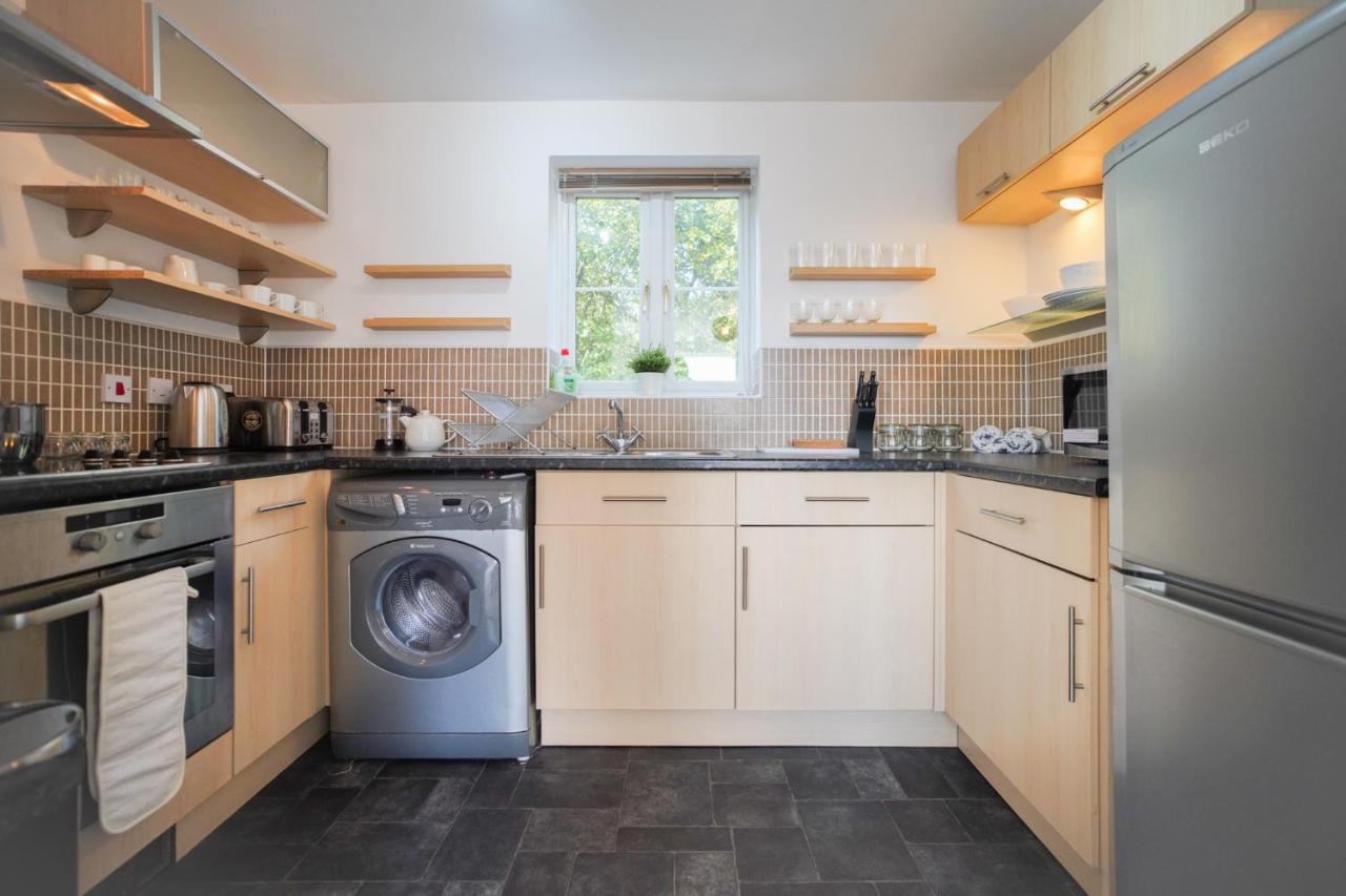 Stylish Apartment With Private Parking Cardiff Esterno foto