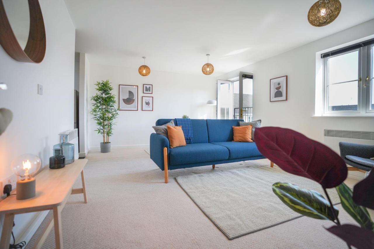 Stylish Apartment With Private Parking Cardiff Esterno foto