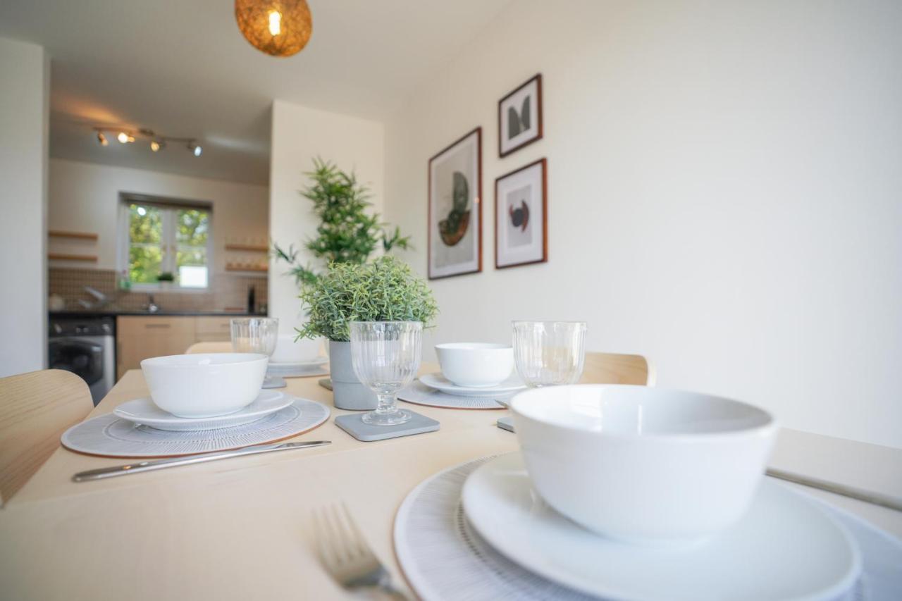 Stylish Apartment With Private Parking Cardiff Esterno foto