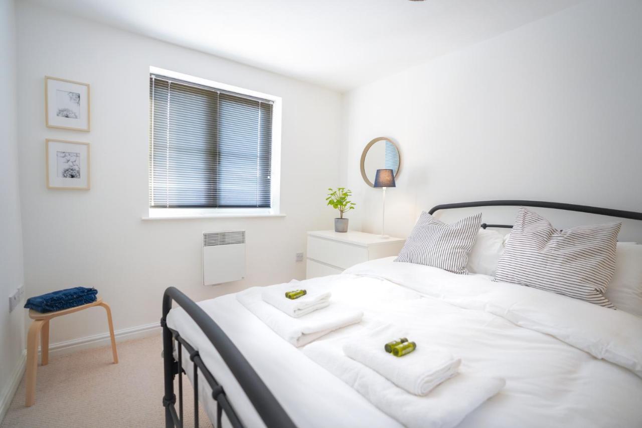 Stylish Apartment With Private Parking Cardiff Esterno foto
