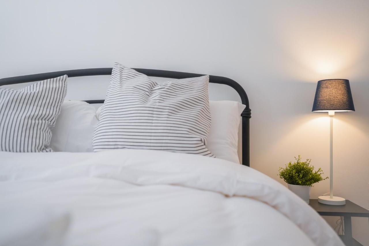 Stylish Apartment With Private Parking Cardiff Esterno foto