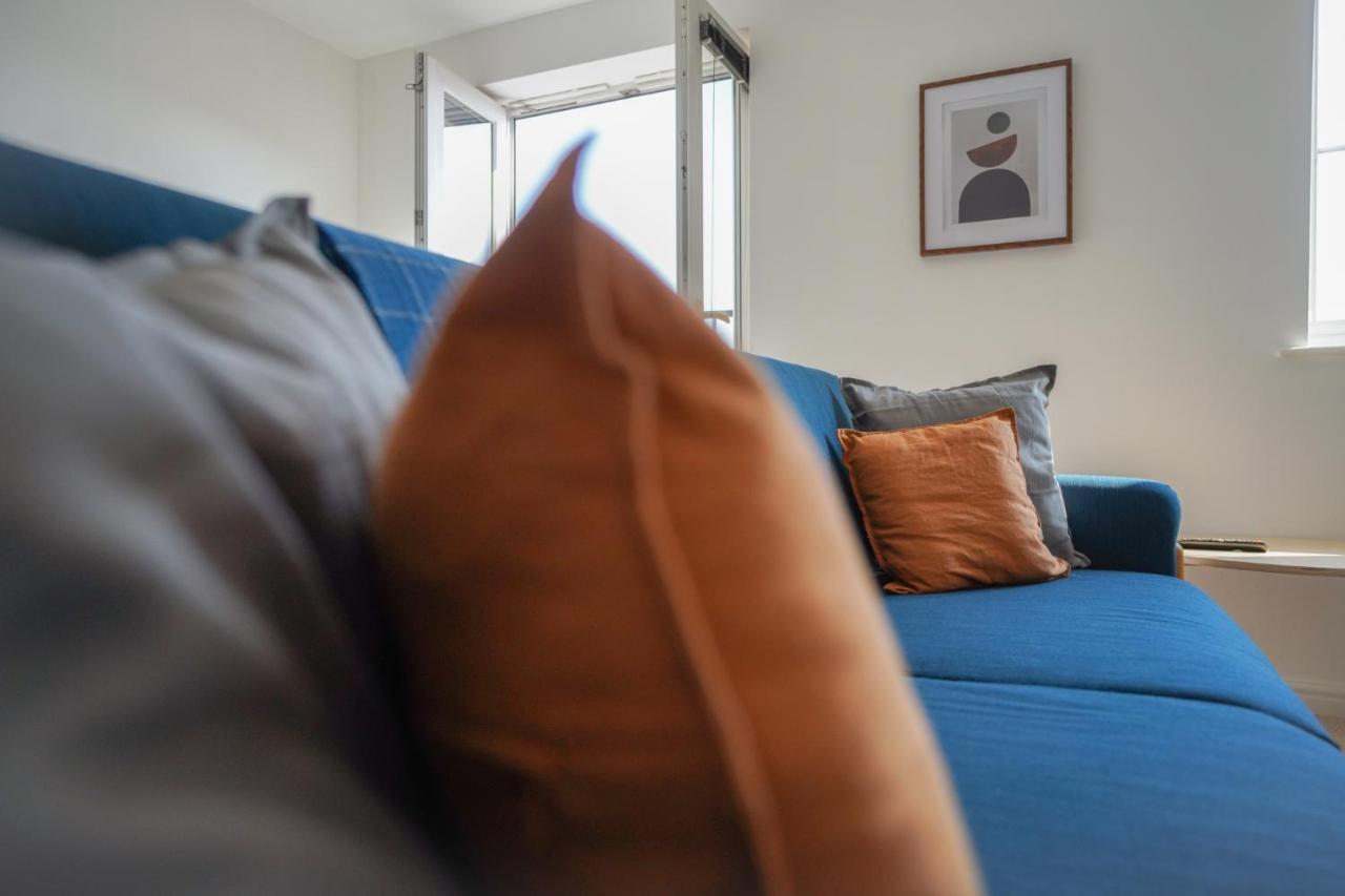 Stylish Apartment With Private Parking Cardiff Esterno foto